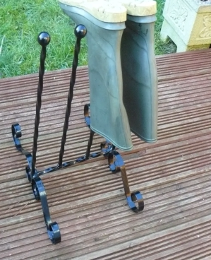scrolled feet welly holder Boot holders UK