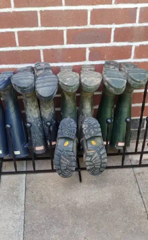 10 pair welly rack family 